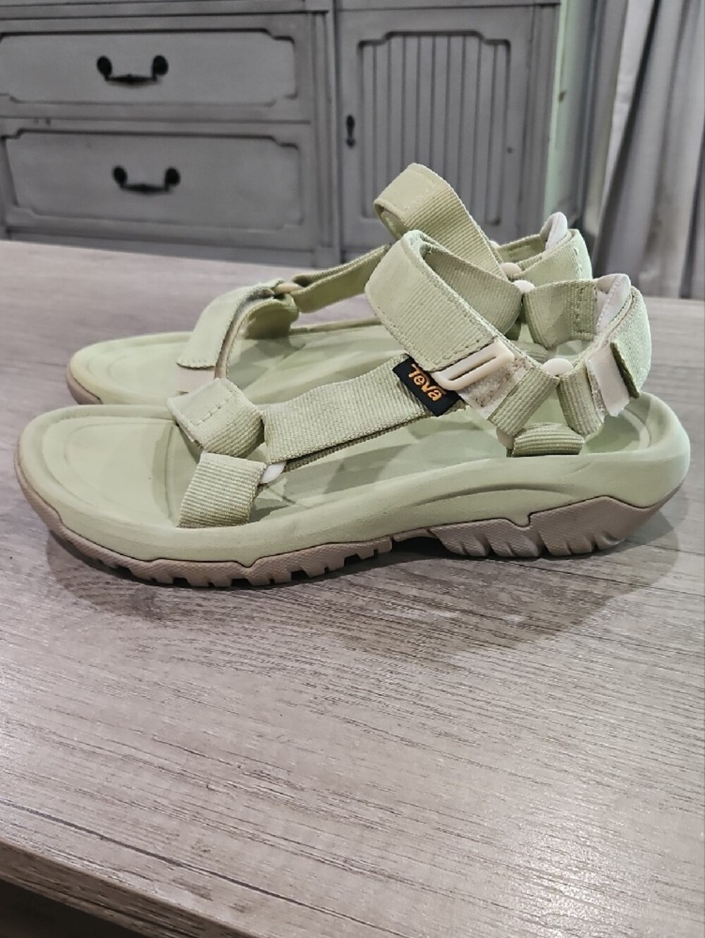 Teva Women's Light Green Sport Sandals with Adjustable Straps size 5